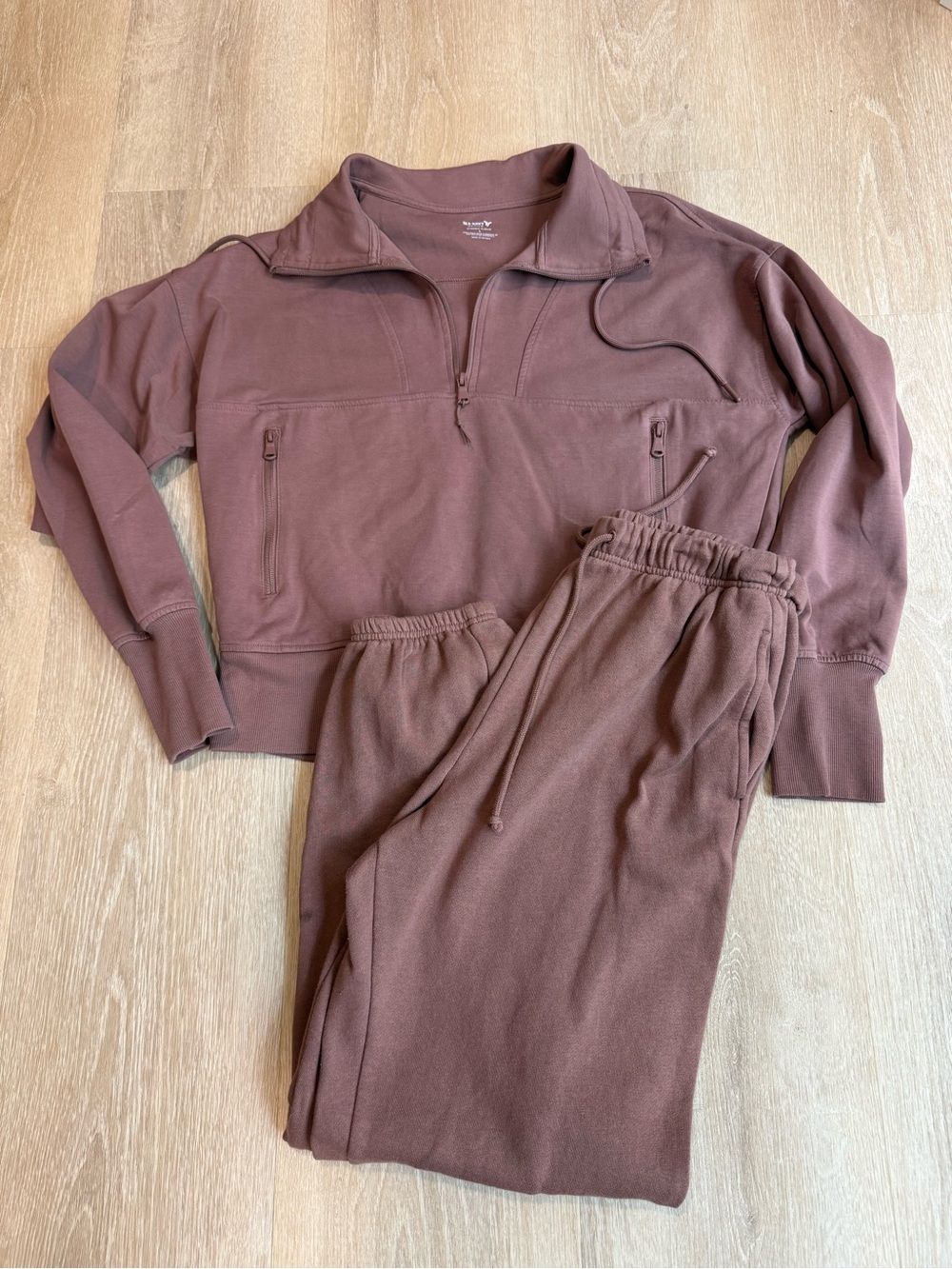Old Navy Active Quarter-Zip Pullover & Joggers in Mauve